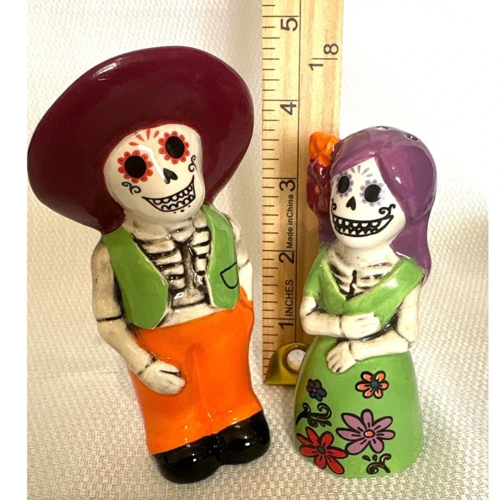 Day of the Dead Sugar Skull Skeleton Couple Salt and Pepper Shakers Ceramic Set